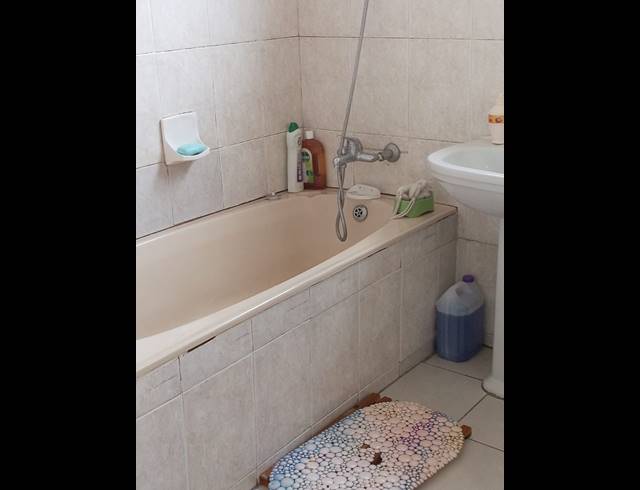 3 BEDROOM HOUSE FOR SALE IN UMLAZI Z